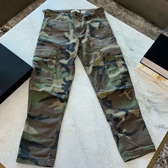 Re/Done Pants - NEW! RE/DONE Camo Cargos Sz 24